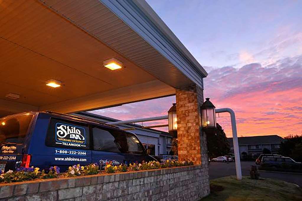 The Tillamook Inn Bagian luar foto