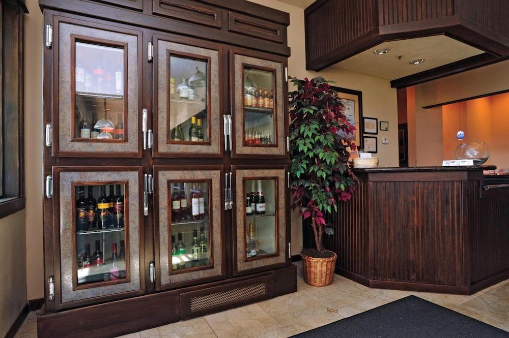 The Tillamook Inn Bagian luar foto