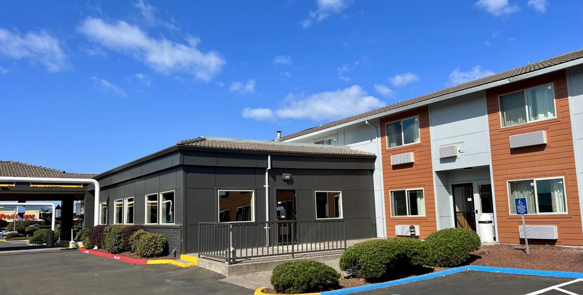 The Tillamook Inn Bagian luar foto