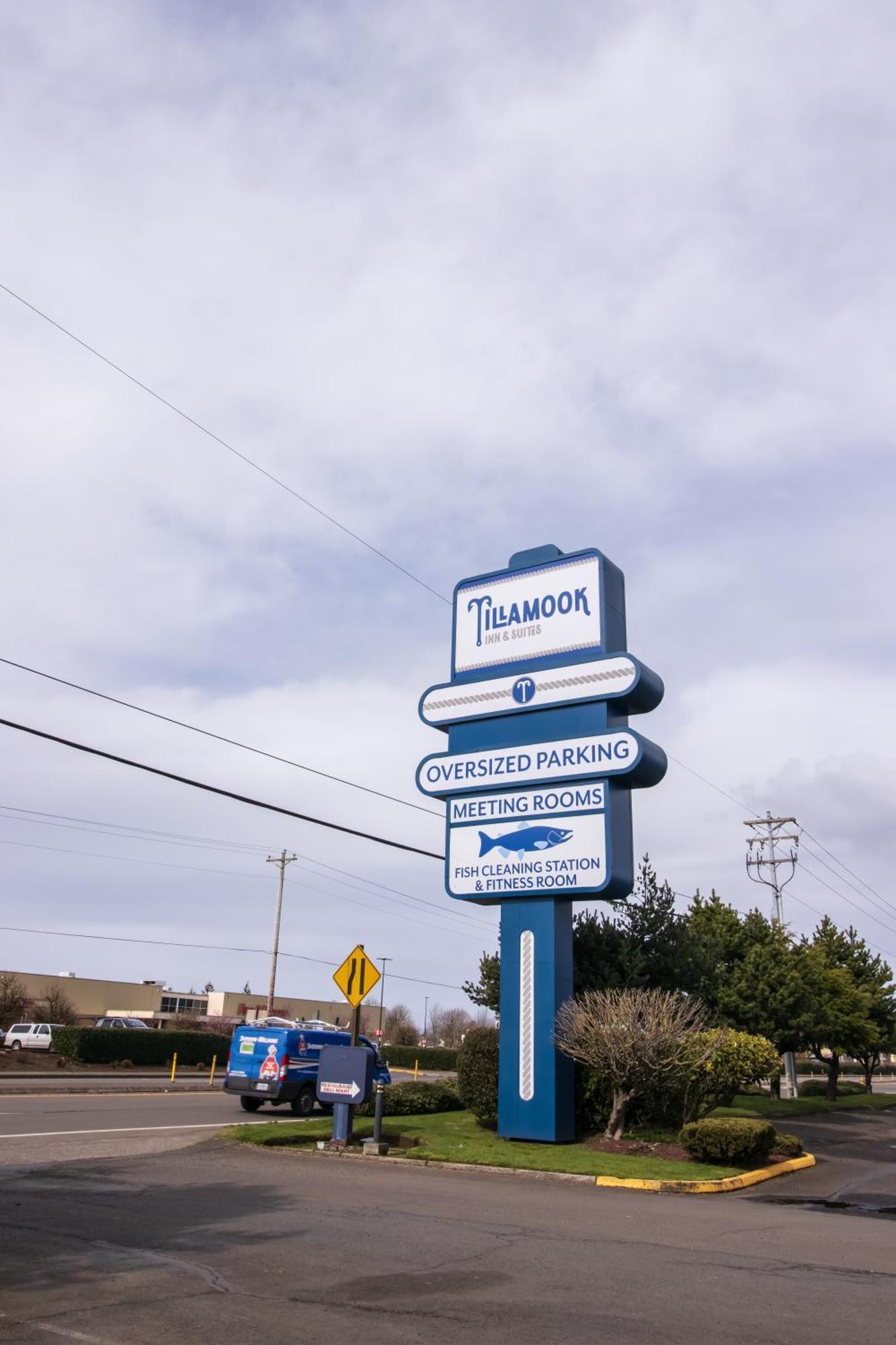 The Tillamook Inn Bagian luar foto