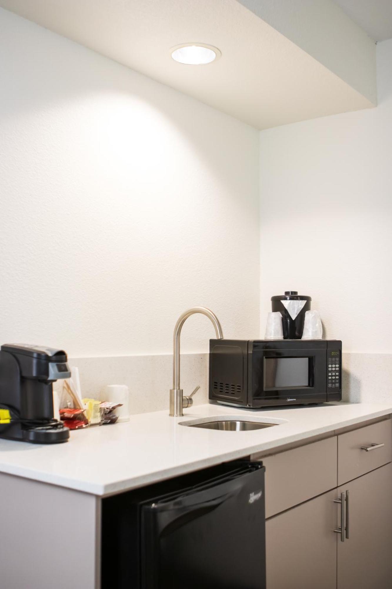The Tillamook Inn Bagian luar foto